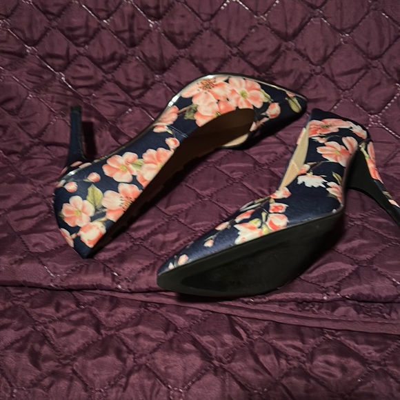 Justfab floral heal - Picture 1 of 1